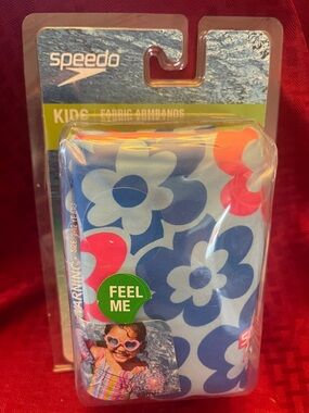 Speedo Kids Floral Fabric Armbands in Blue and Pink